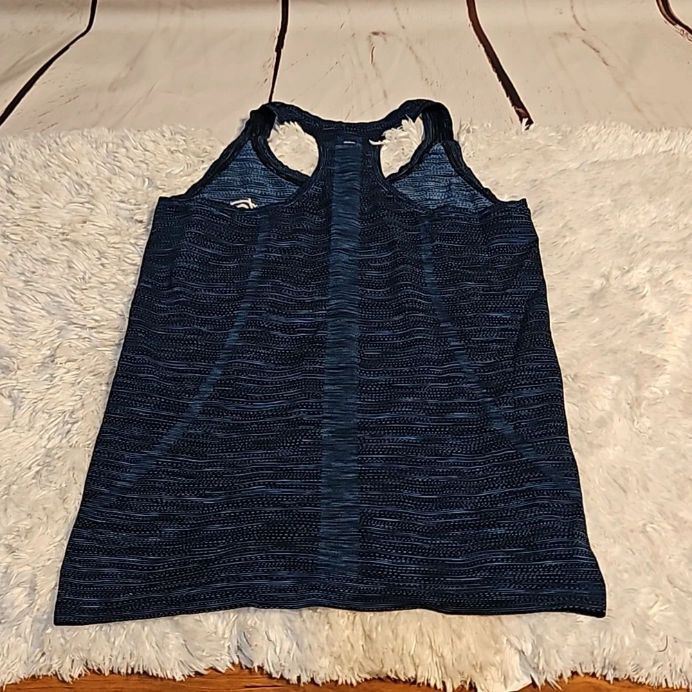 Lululemon Crush The Distance Top‎ Size 6
